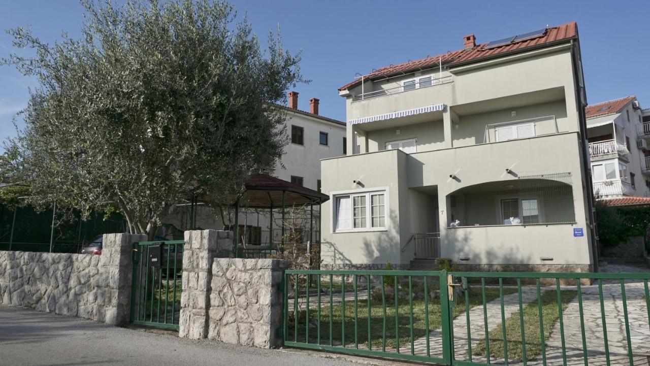 קרק Apartments Bestak מראה חיצוני תמונה
