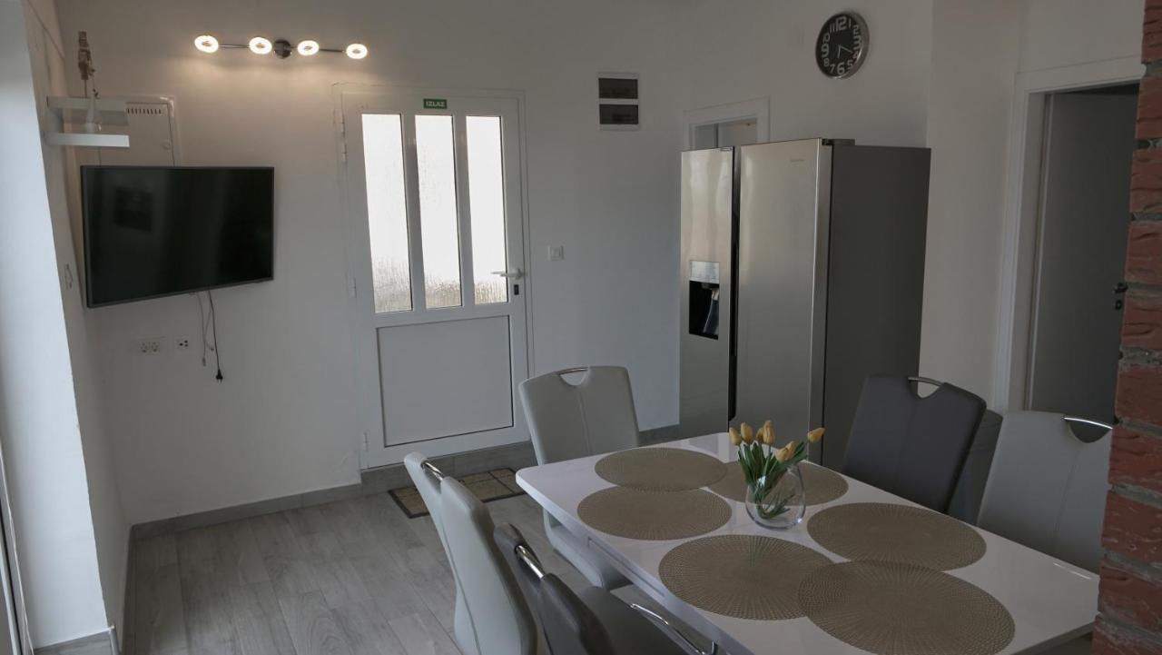 קרק Apartments Bestak מראה חיצוני תמונה