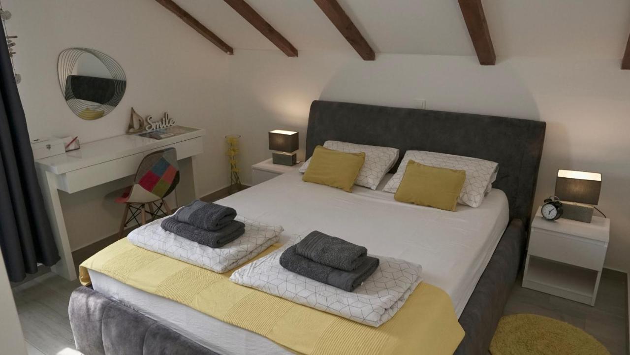 קרק Apartments Bestak מראה חיצוני תמונה