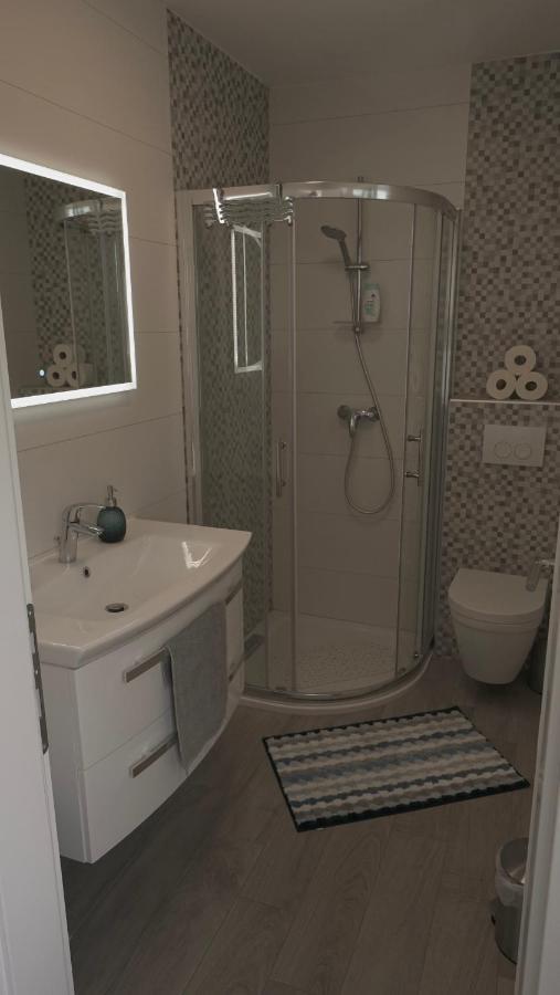 קרק Apartments Bestak מראה חיצוני תמונה