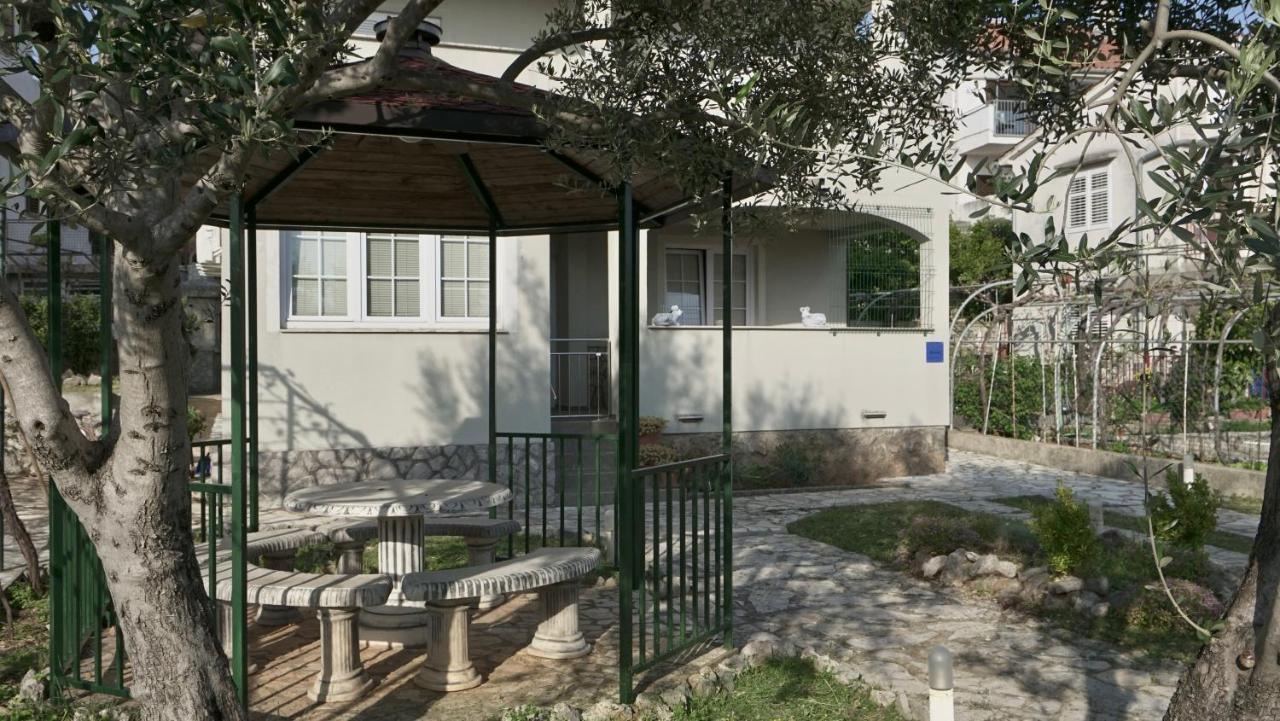 קרק Apartments Bestak מראה חיצוני תמונה