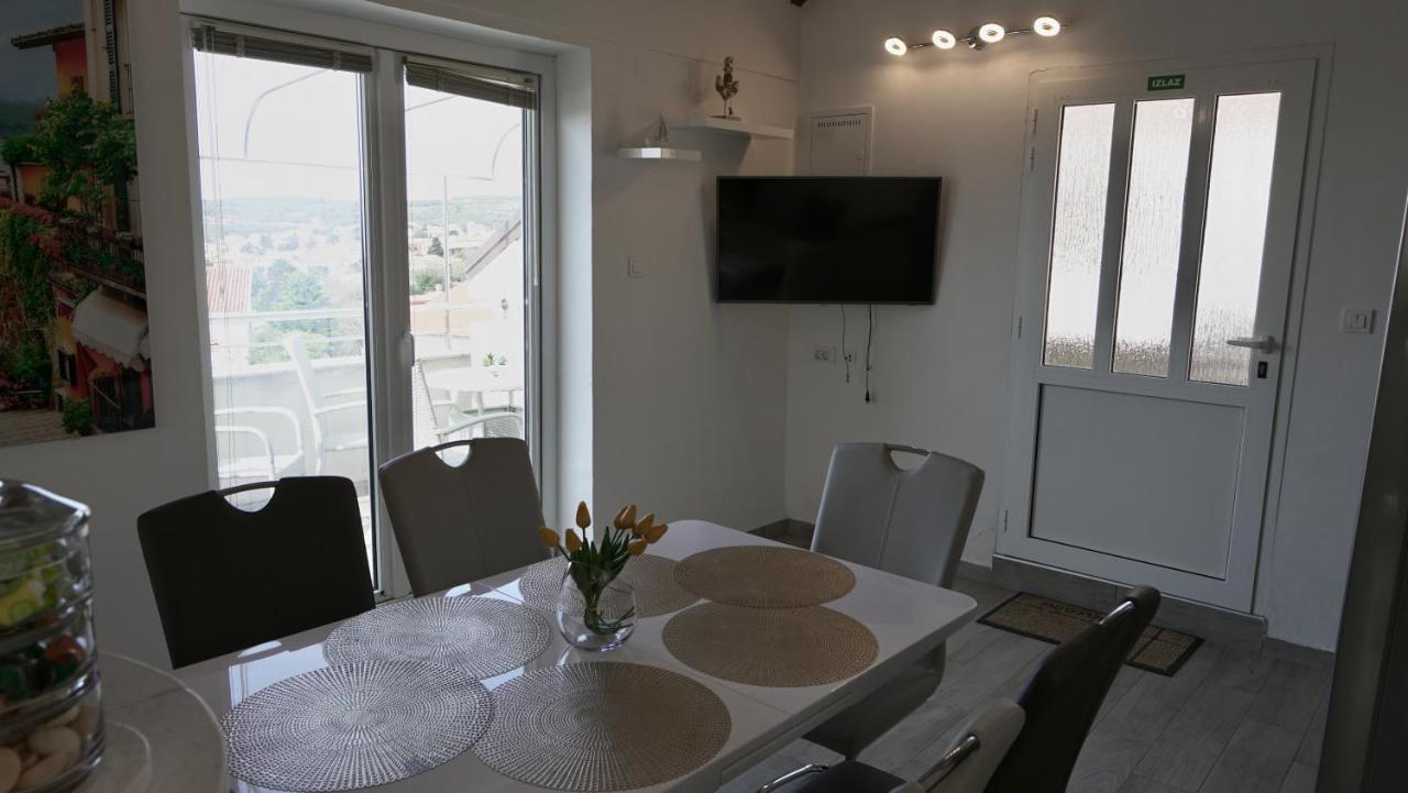 קרק Apartments Bestak מראה חיצוני תמונה